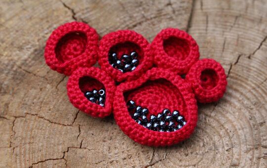 Hnízdečka Magenta Red with dots | BROŽE HÁČKOVANÉ